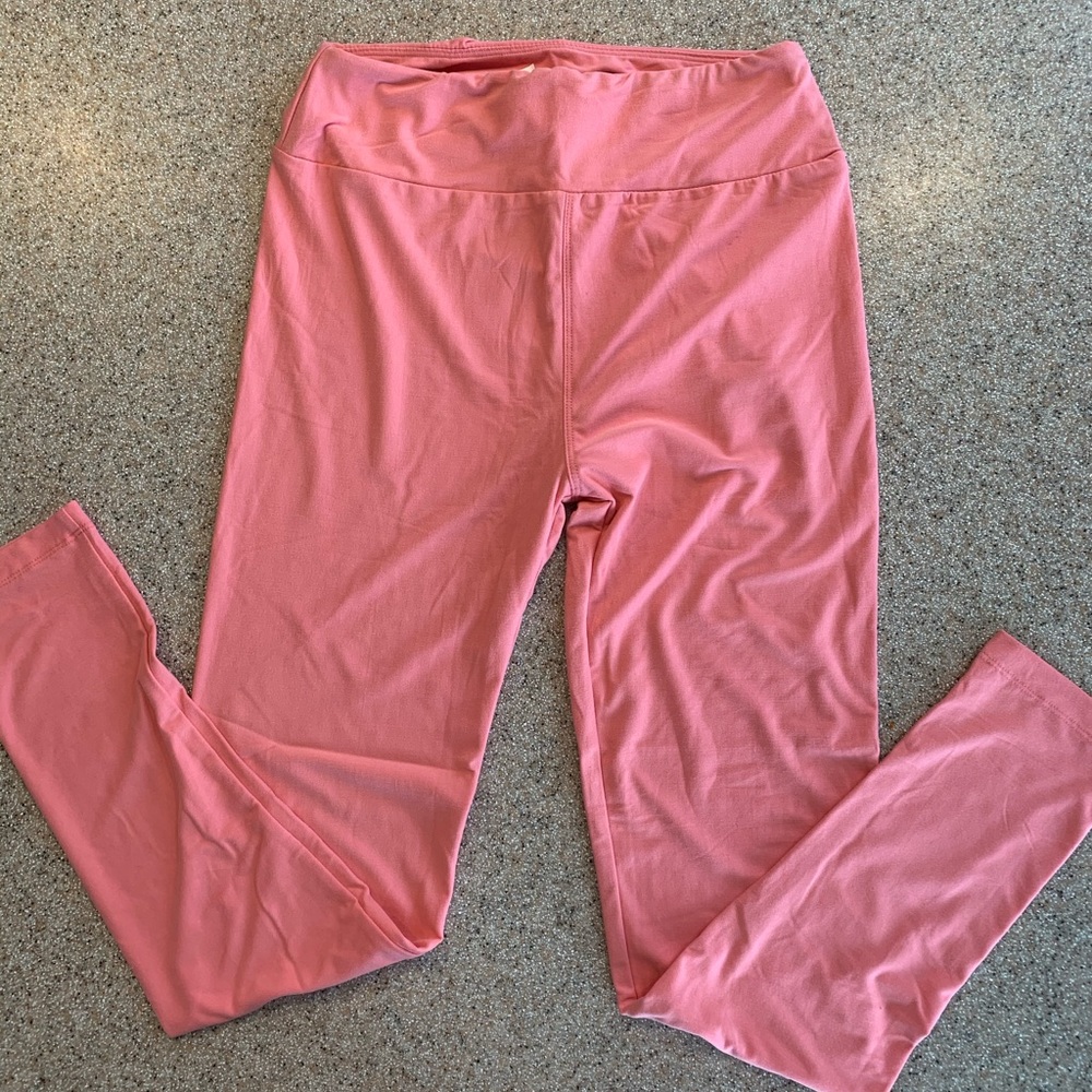 NWOT LuLaRoe leggings.